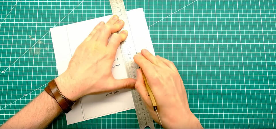 DIY porte-passeport cuir