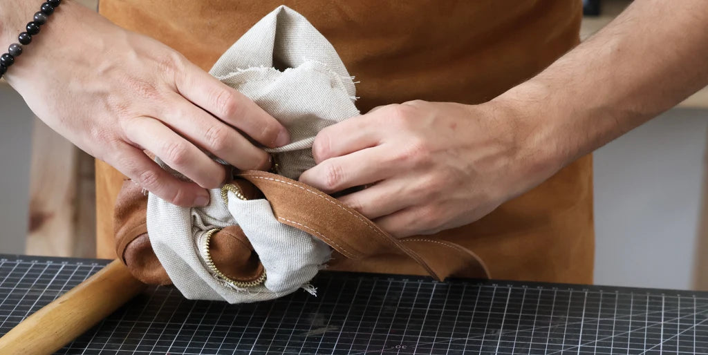 Bauchtasche wenden