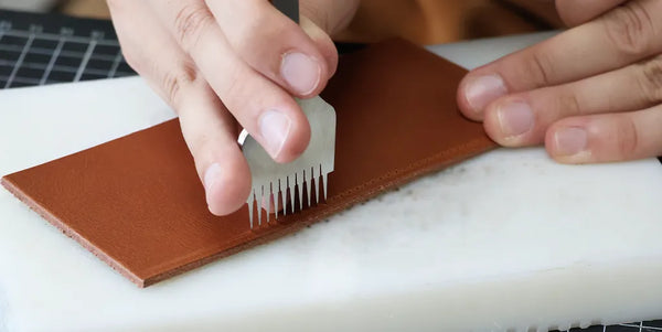 Marquer les trous de couture griffe à frapper