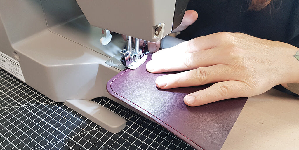 DIY pochette téléphone en cuir