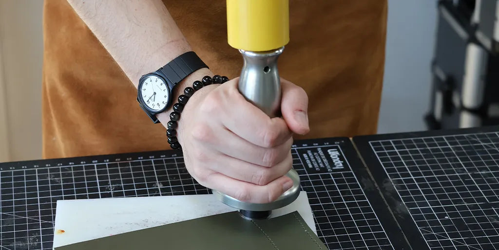 Couper avec un emporte pièce ou un cutter