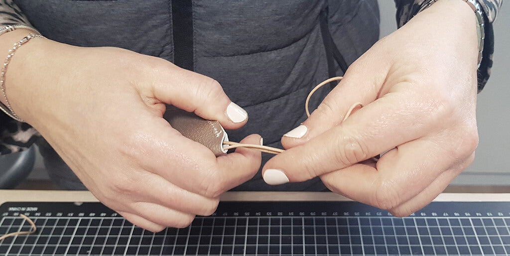 DIY cloche à clés en cuir