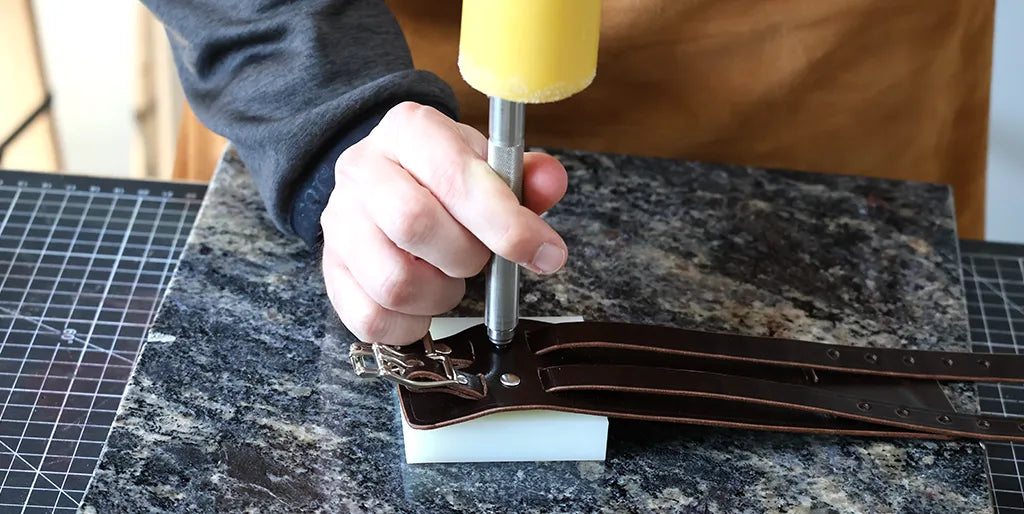 Setting the rivet