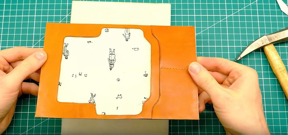 Tuto porte-passeport en cuir