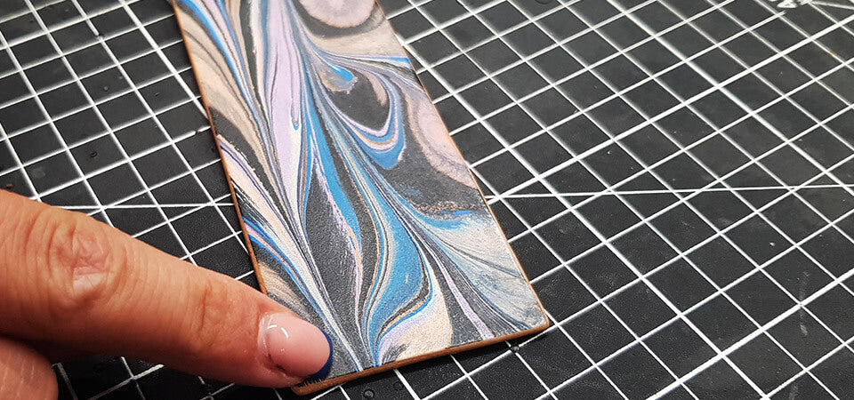 Leather marbling paint