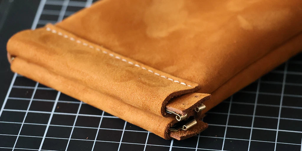 tutoriel étui à lunettes en cuir fermoir clic clac