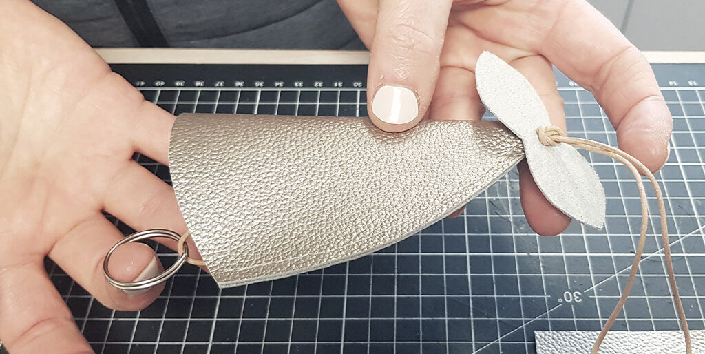 DIY cloche à clés en cuir