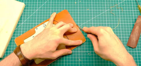 Tuto porte-passeport en cuir