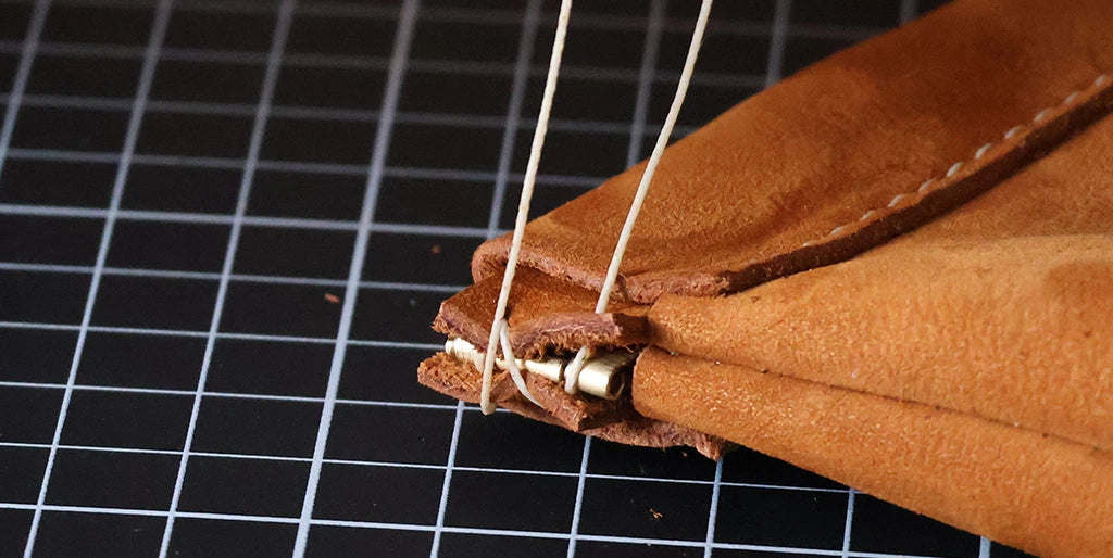 fermeture clic clac tutoriel étui à lunettes en cuir