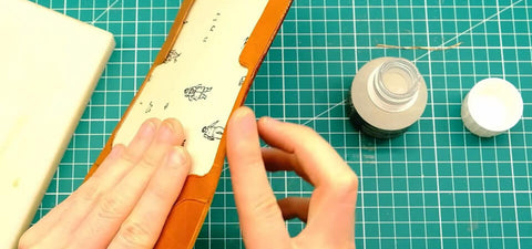 Tuto porte-passeport en cuir