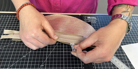 pochette banane cuir tuto