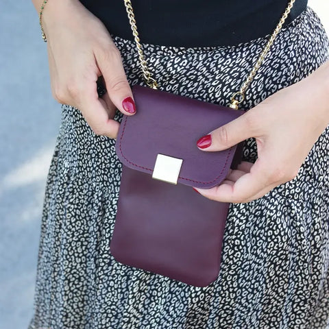 pochette téléphone en cuir