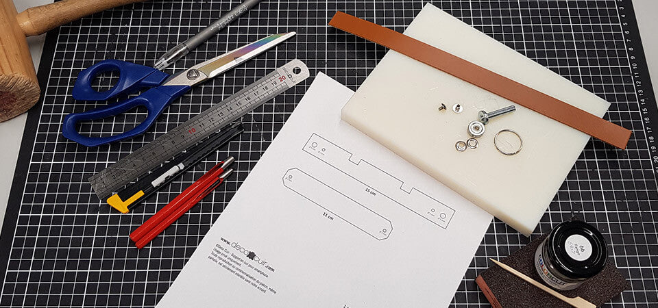 leather phone holder