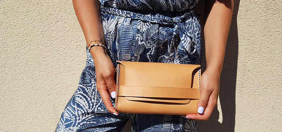 Pochette main en cuir