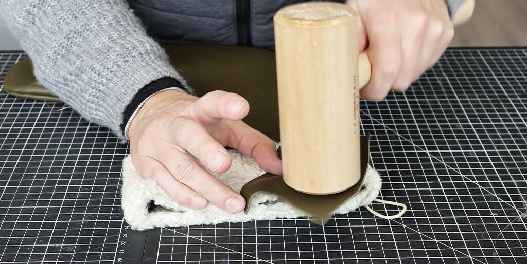 chaussette de Noël en cuir - botte cheminé