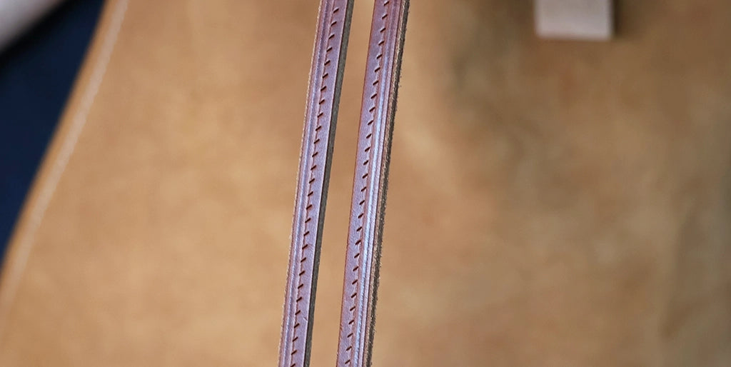 découpe lanière fenêtre insert cuir