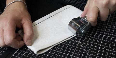 chaussette de Noël en cuir - botte cheminé