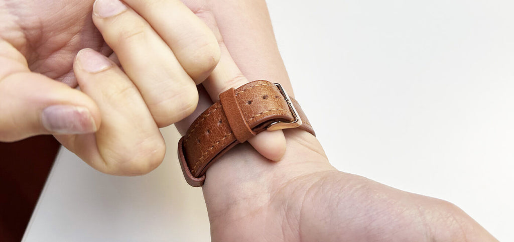 serrer le bracelet de la montre