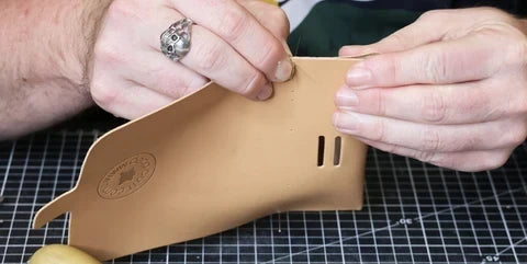 coser uma bolsa de couro