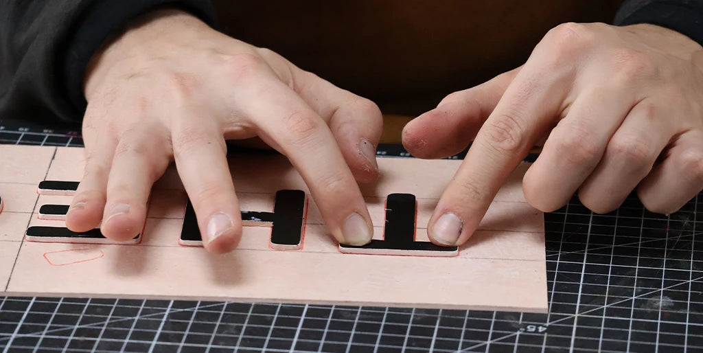 Buchstaben kleben
