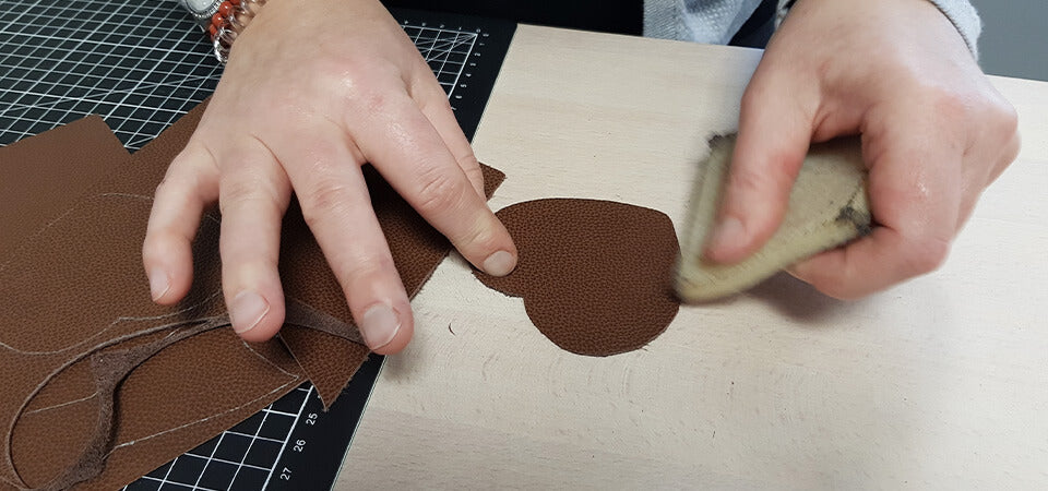 Bleistift-Rettungsset aus silbernem Leder