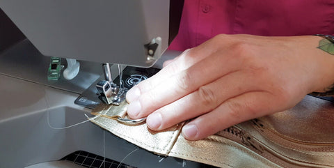 pochette banane cuir tuto