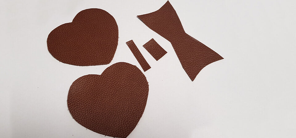 Lederstück schneiden