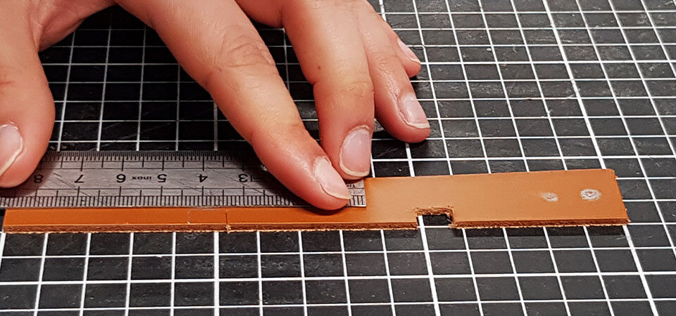 leather phone holder