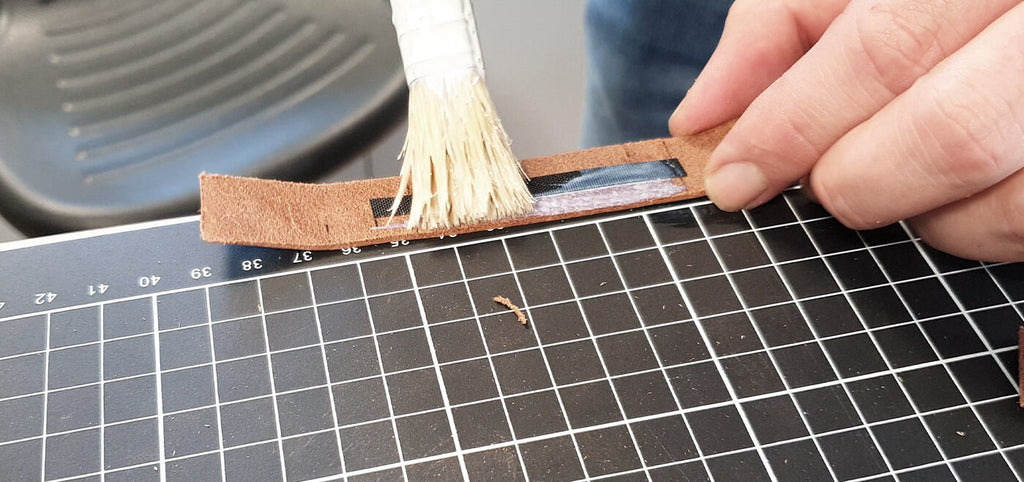 application de la colle