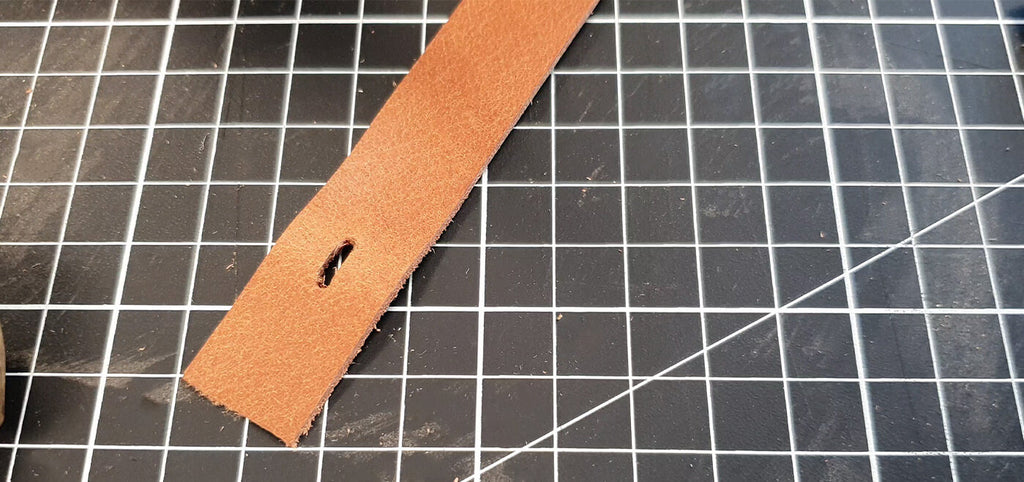 trous dans bracelet de montre en cuir