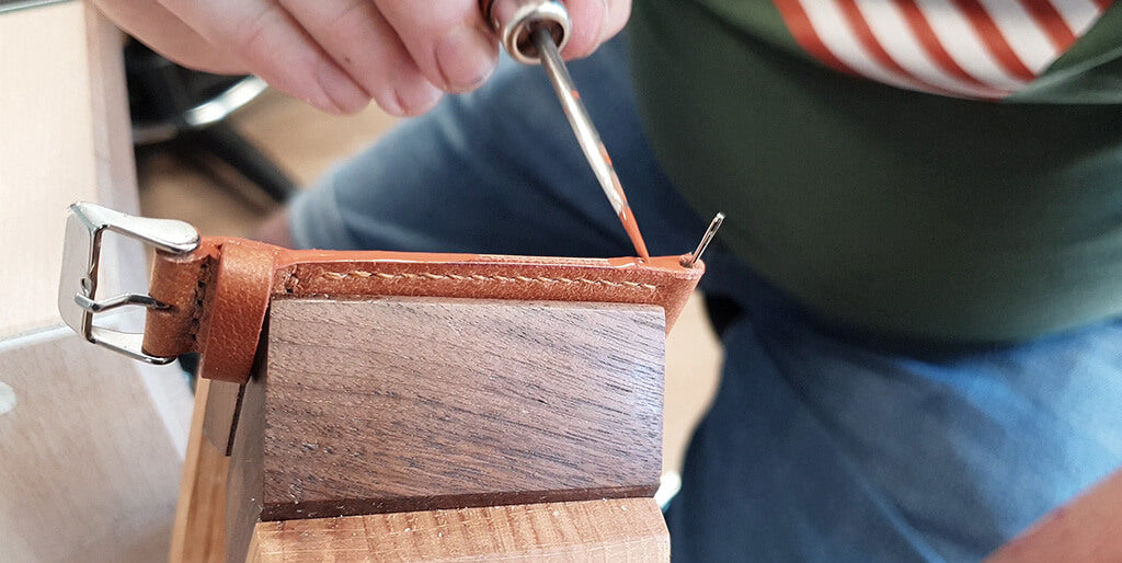 travail des tranches sur le bracelet