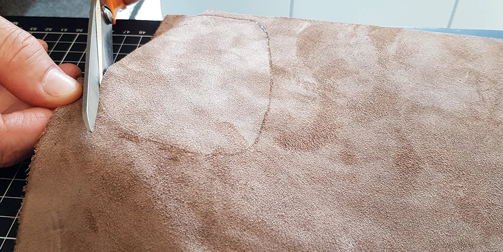 découpe croute cuir pour chaussons bébé