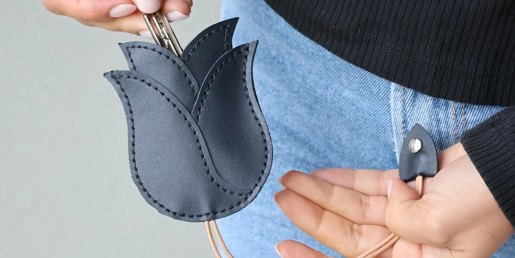 cloche à clés tulipe en cuir