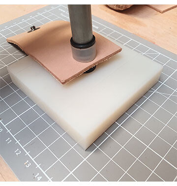 poser accessoires cuir