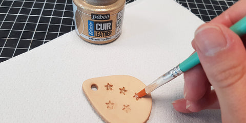 paillette peinture cuir